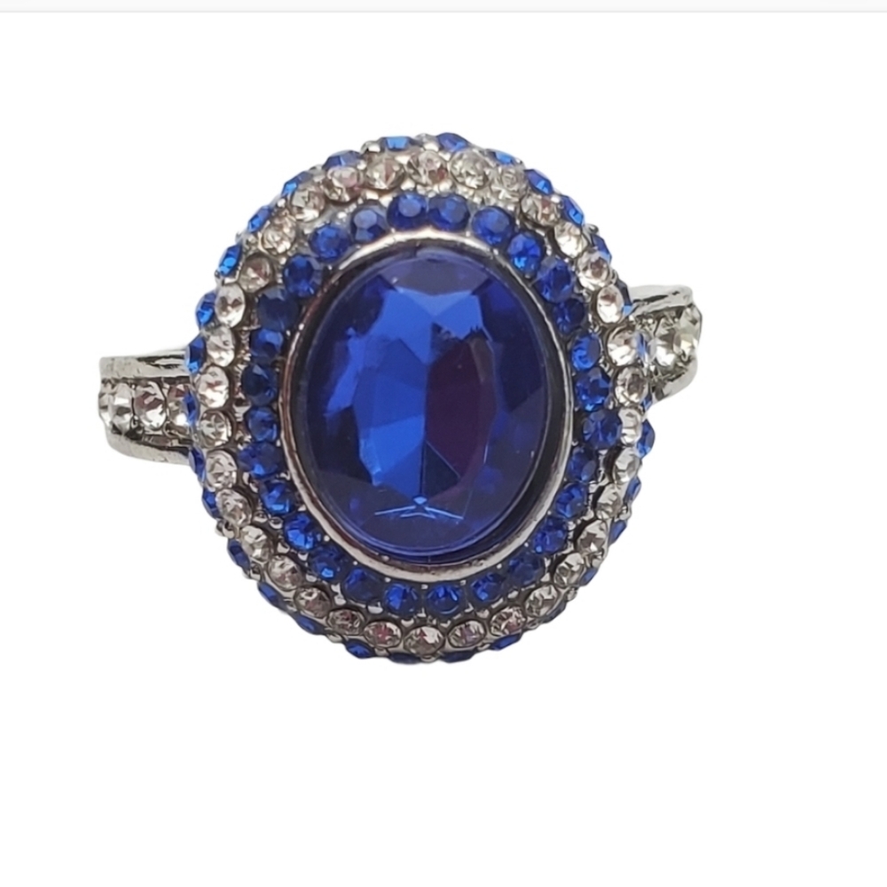 Silver Blue Oval Cocktail Ring Size 7.5 rhinestones *